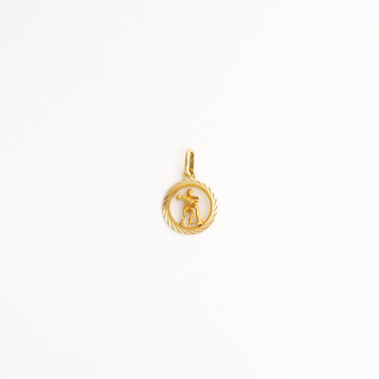 vintage 14k gold aquarius pendant
