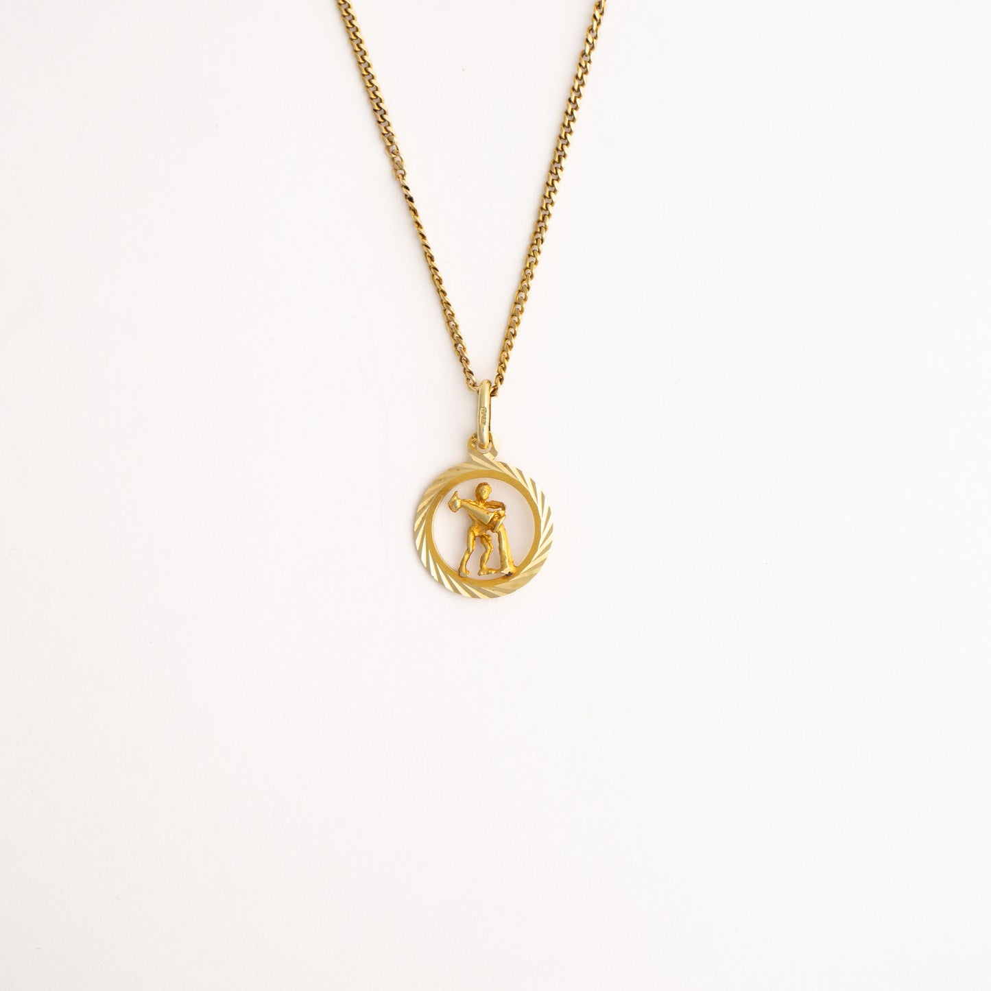 vintage 14k gold aquarius pendant