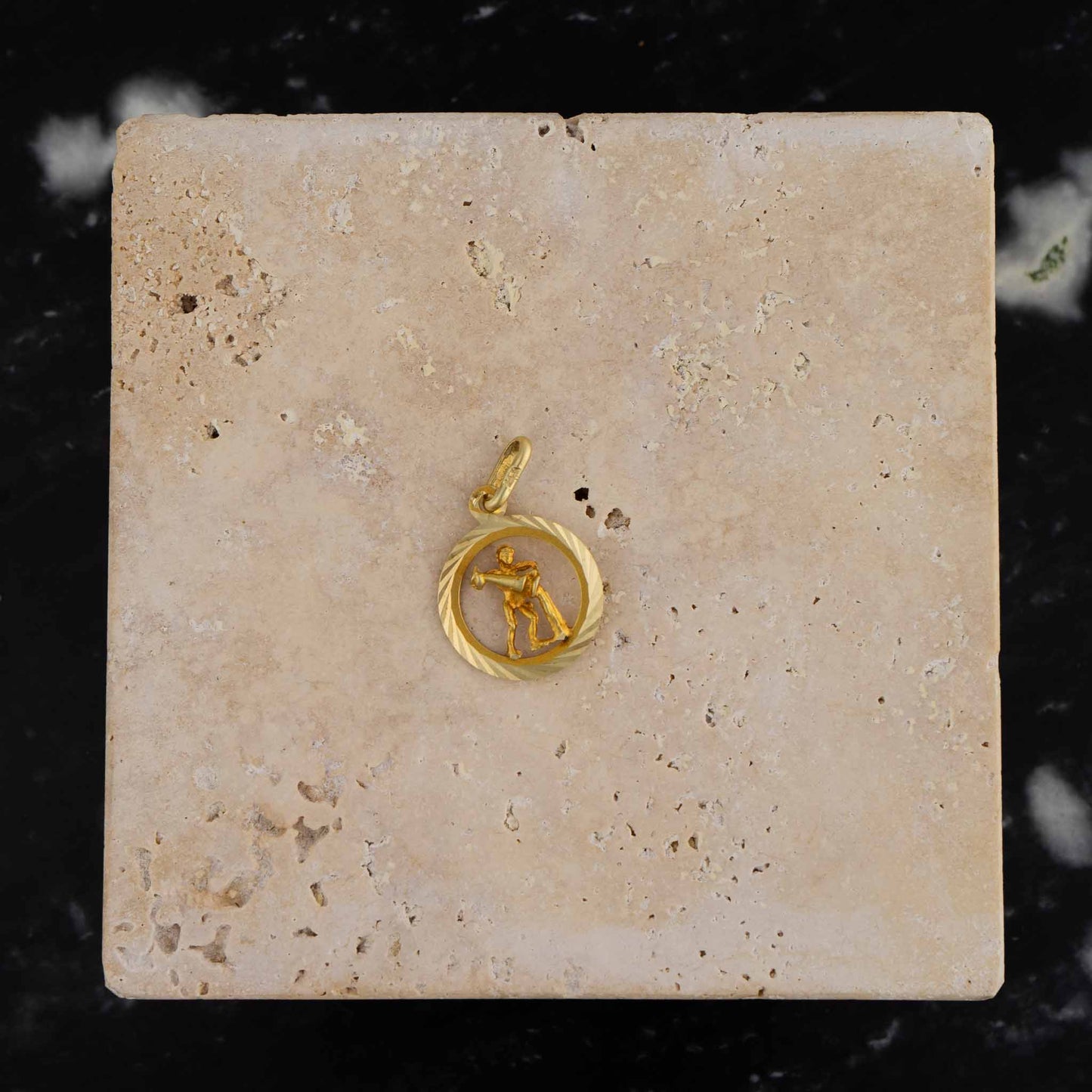 vintage 14k gold aquarius charm pendant