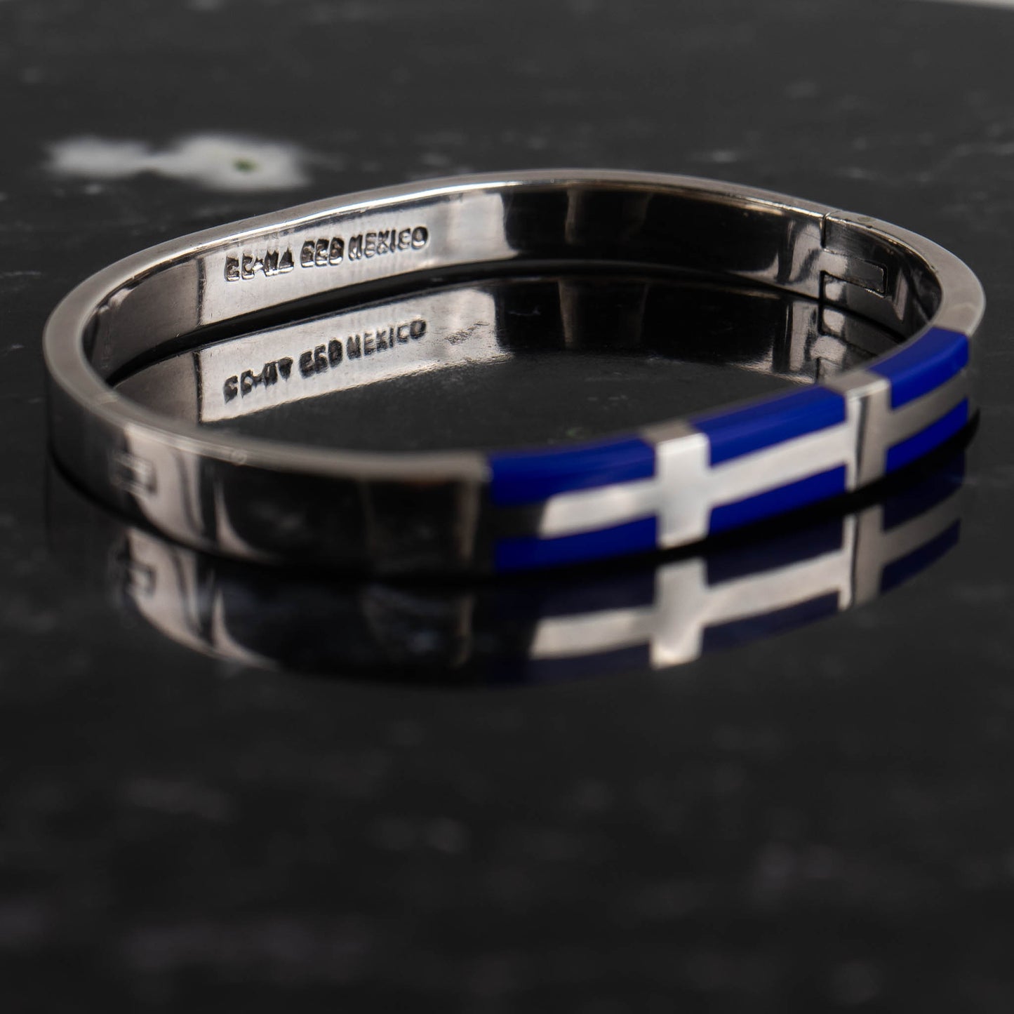 vintage Mexico sterling silver and lapis lazuli hinged cuff bracelet