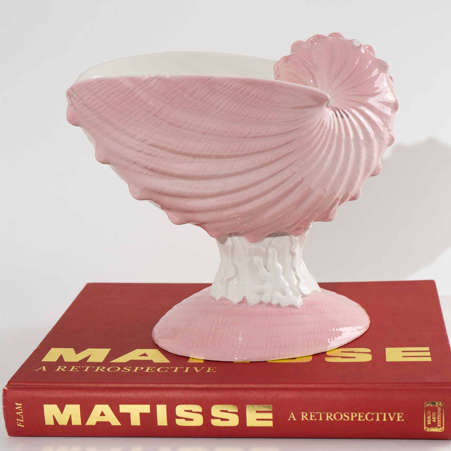 Vintage Italian Majolica Ceramic Sea Shell Vase - pink and white 