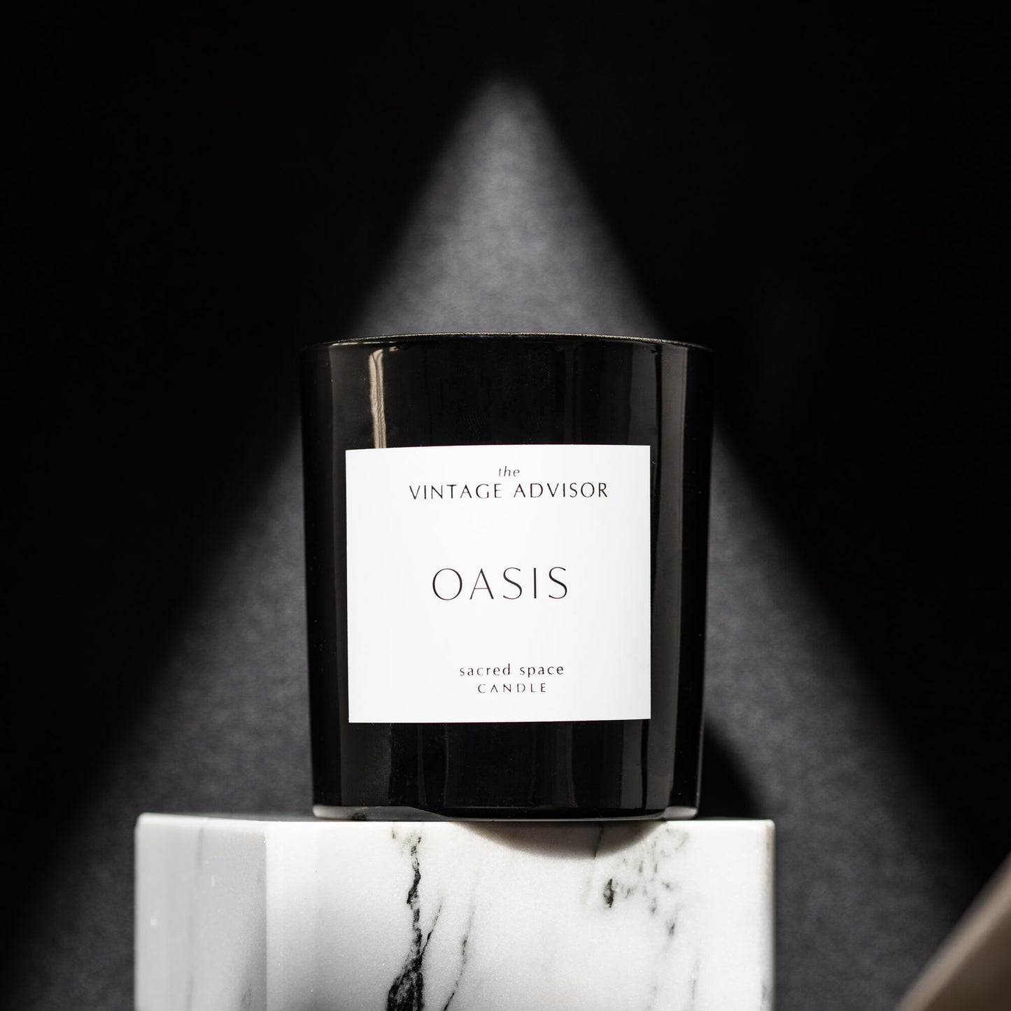 Oasis sacred space candle with Notes: fig, green leaf, jasmine, moss