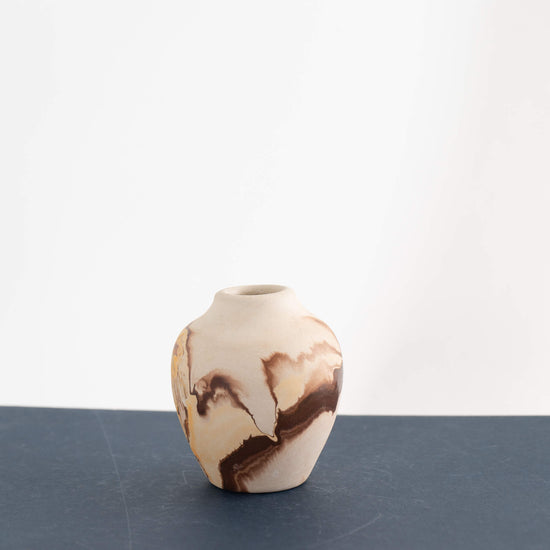 Load image into Gallery viewer, Vintage Miniature Nemadji Pottery Vase in tan and beige swirls
