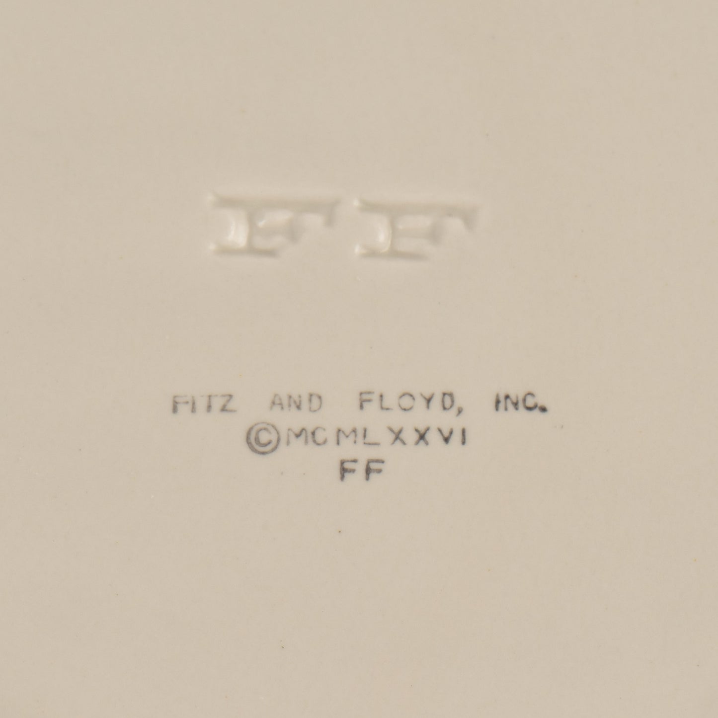 Vintage 1976 Fitz and Floyd ceramic seashell plate 