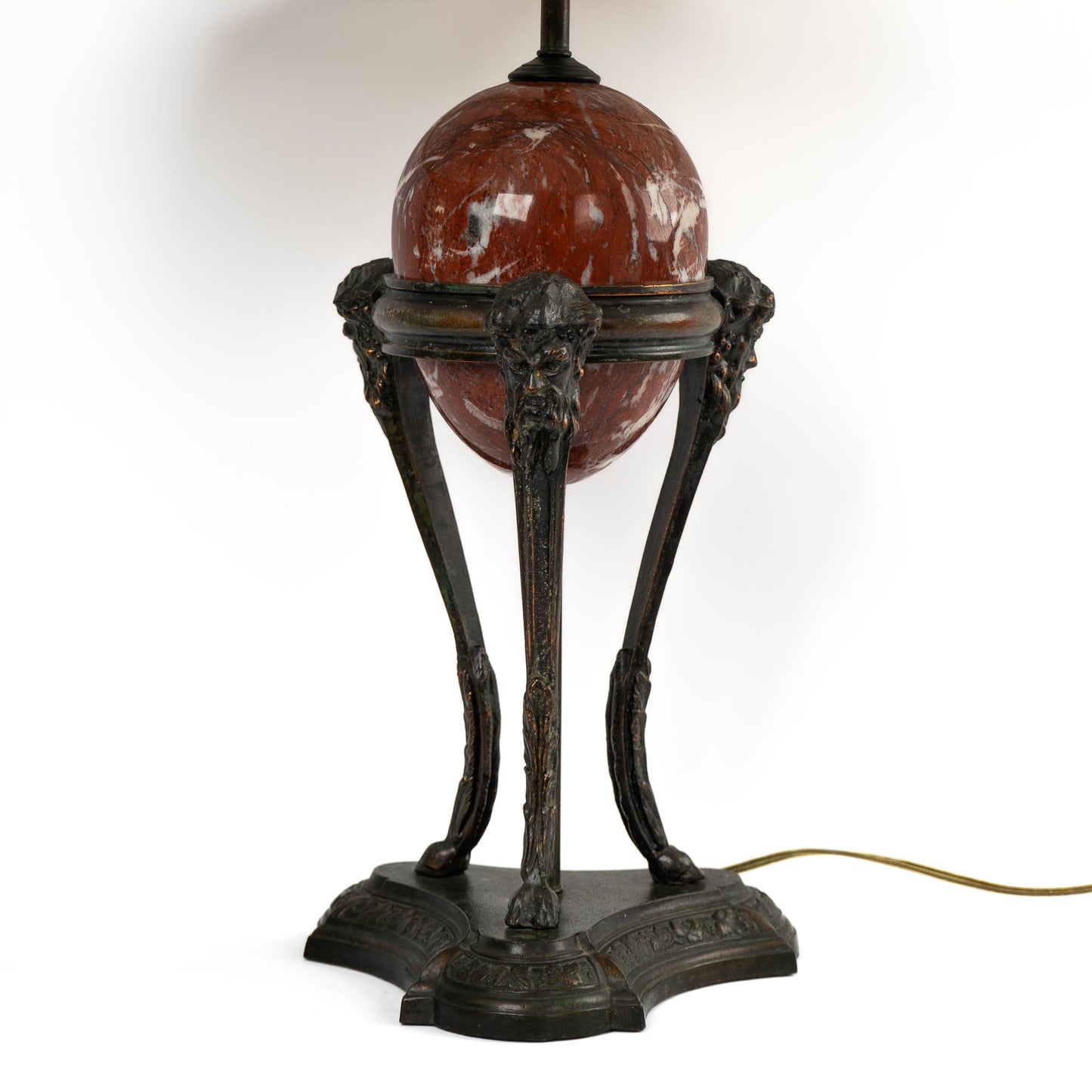 Vintage neoclassical athénienne table lamp base - close up 
