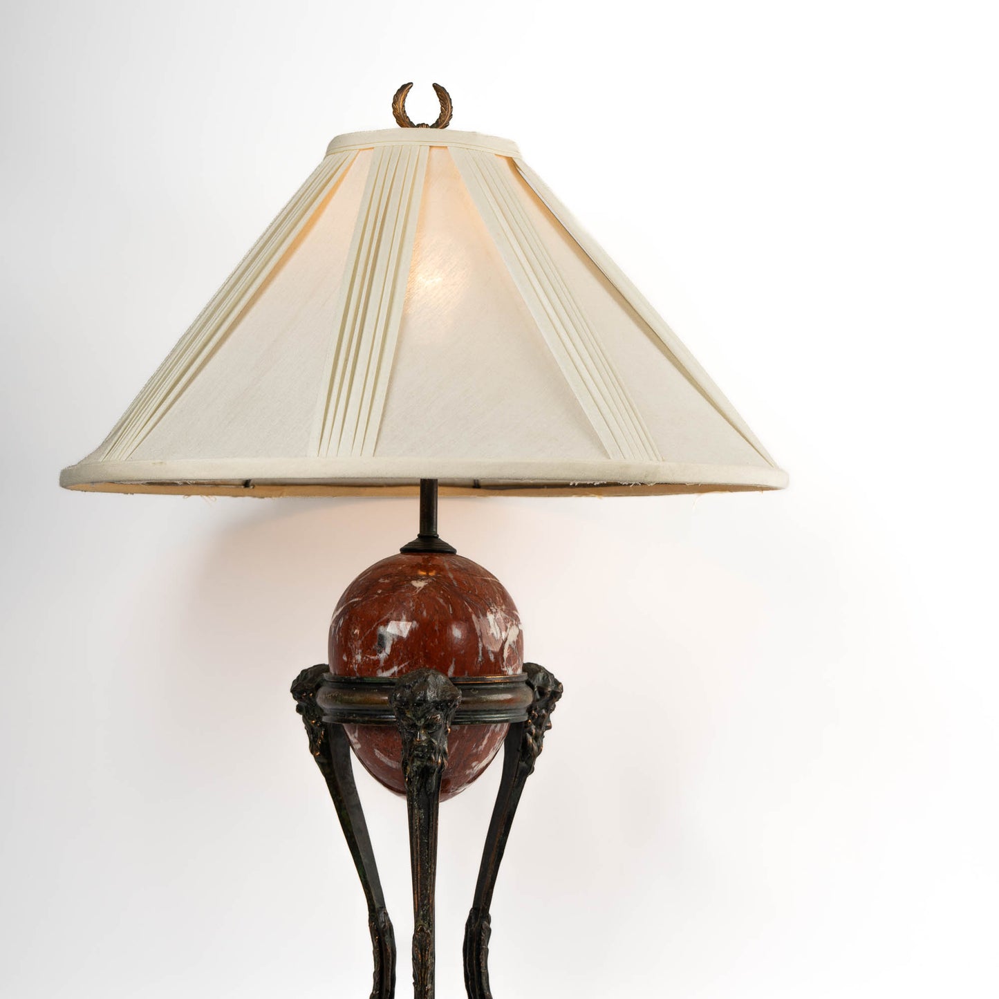 Vintage neoclassical athénienne table lamp with red Italian marble egg orb on dark bronze tripod base and ivory pleated shade