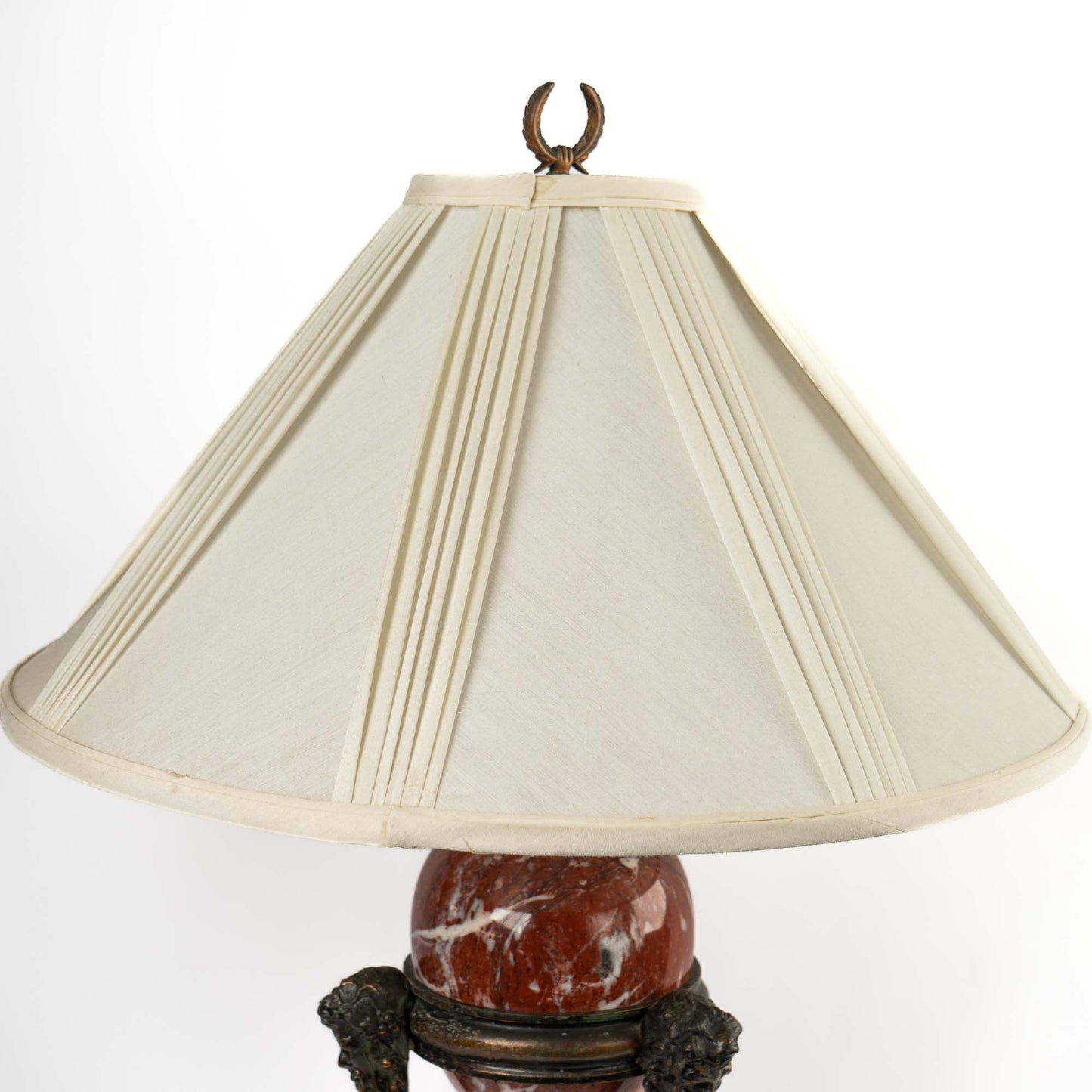  Vintage neoclassical athénienne table lamp with red Italian marble egg orb on dark bronze tripod base and ivory pleated shade, close up of shade