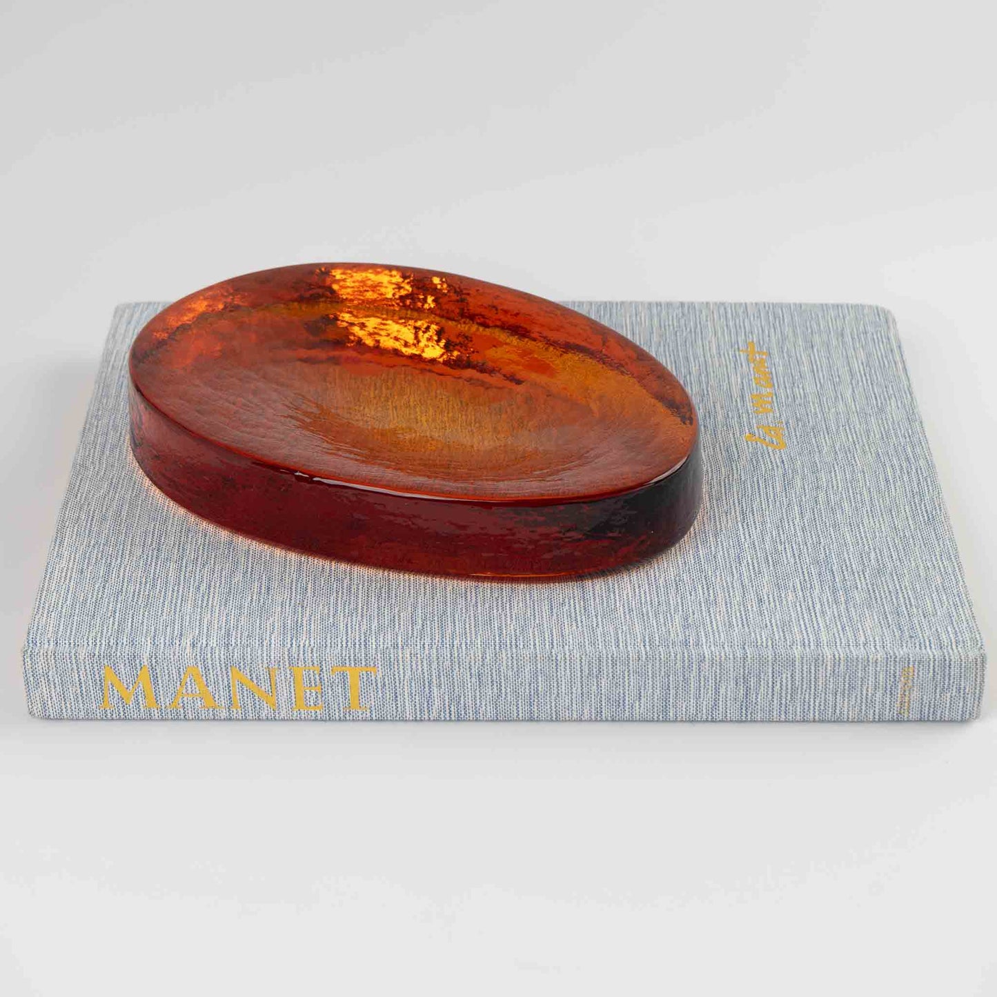 Vintage amber Murano glass freeform Vide Poche by Vincenzo Nason from the 1970s, featuring organic curved shape and textured glass surface with artist signature