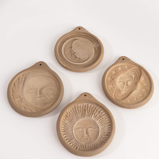 Load image into Gallery viewer, Vintage Hartstone Celestial Cookie Molds Set of 4 - Full Moon - Outer Space
