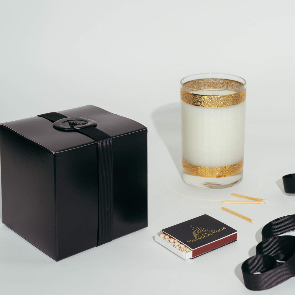 
                      
                        hand-poured 100% natural wax candle in  a gold bamboo frosted glass - chinoiserie inspired candle - black gift box with ribbon
                      
                    