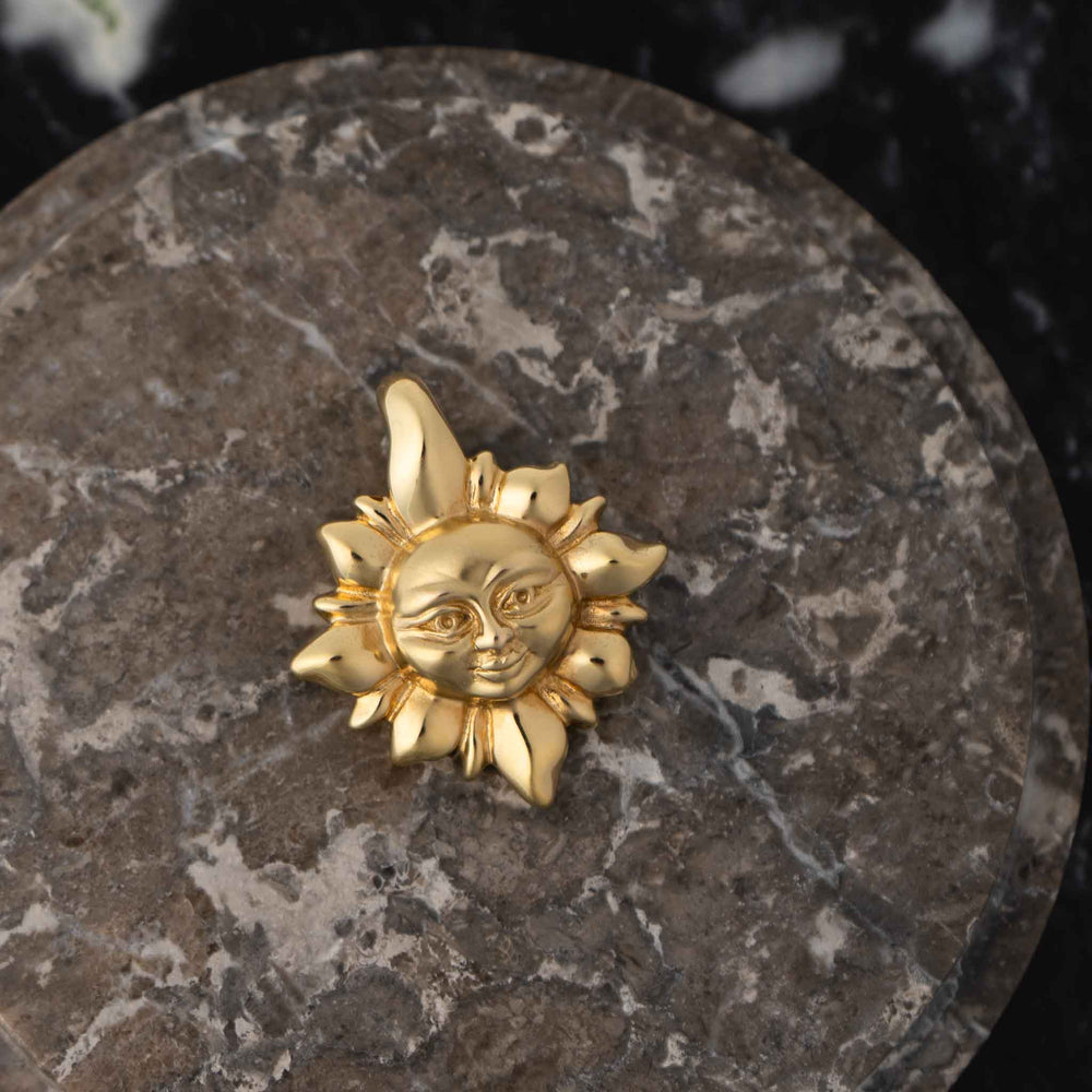 
                  
                    vintage 14k gold puffy smiling sun pendant 
                  
                