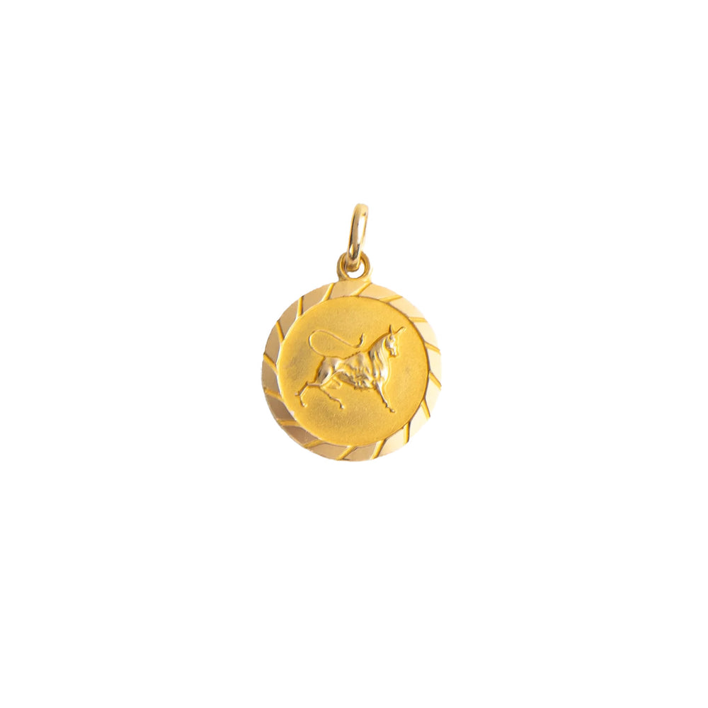 vintage 18k gold taurus zodiac pendant