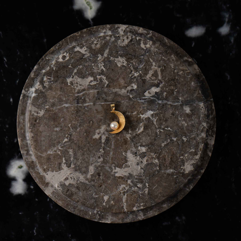 
                  
                    vintage 14k gold crescent moon pendant with round pearl accent
                  
                