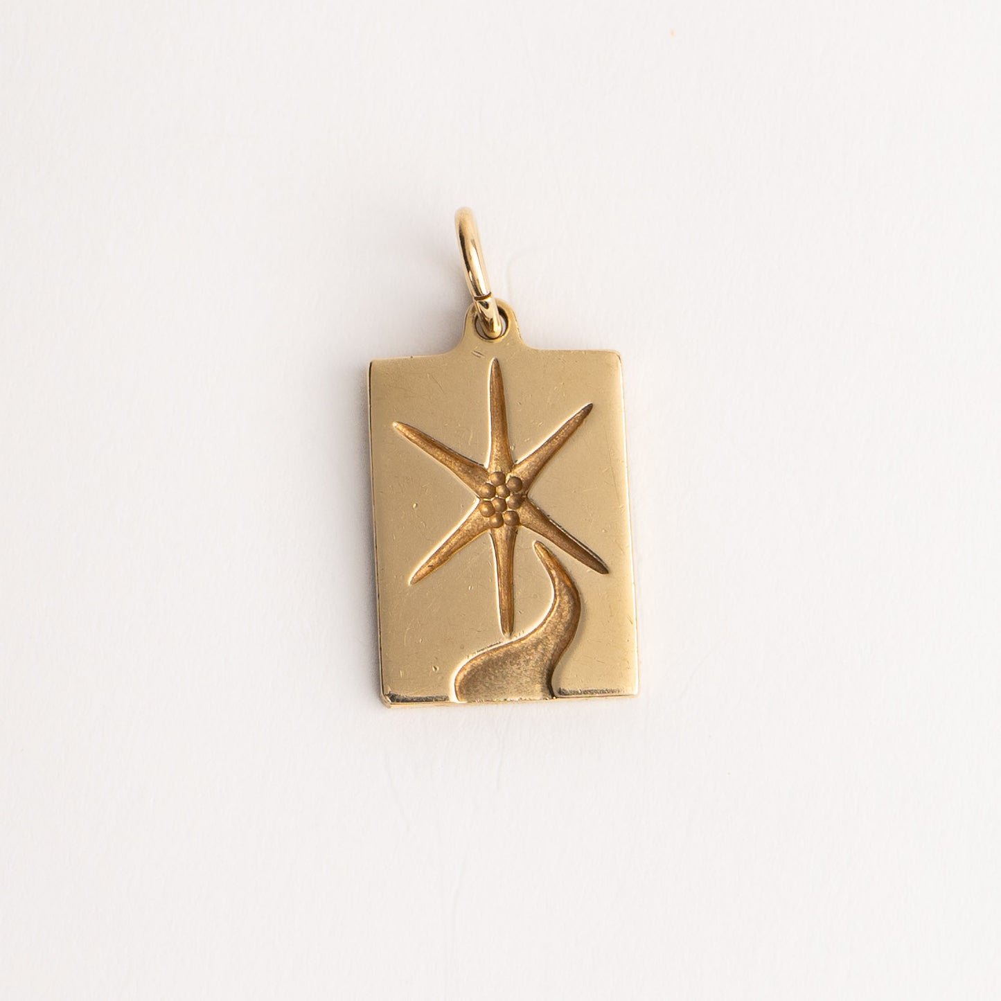 vintage 14k yellow gold rectangle star pendant