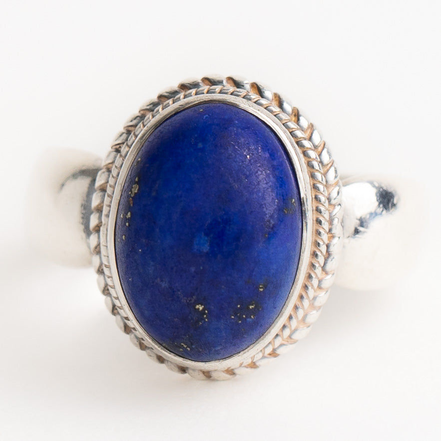 
                  
                    vintage sterling silver ring with oval blue lapis stone - rope edge
                  
                