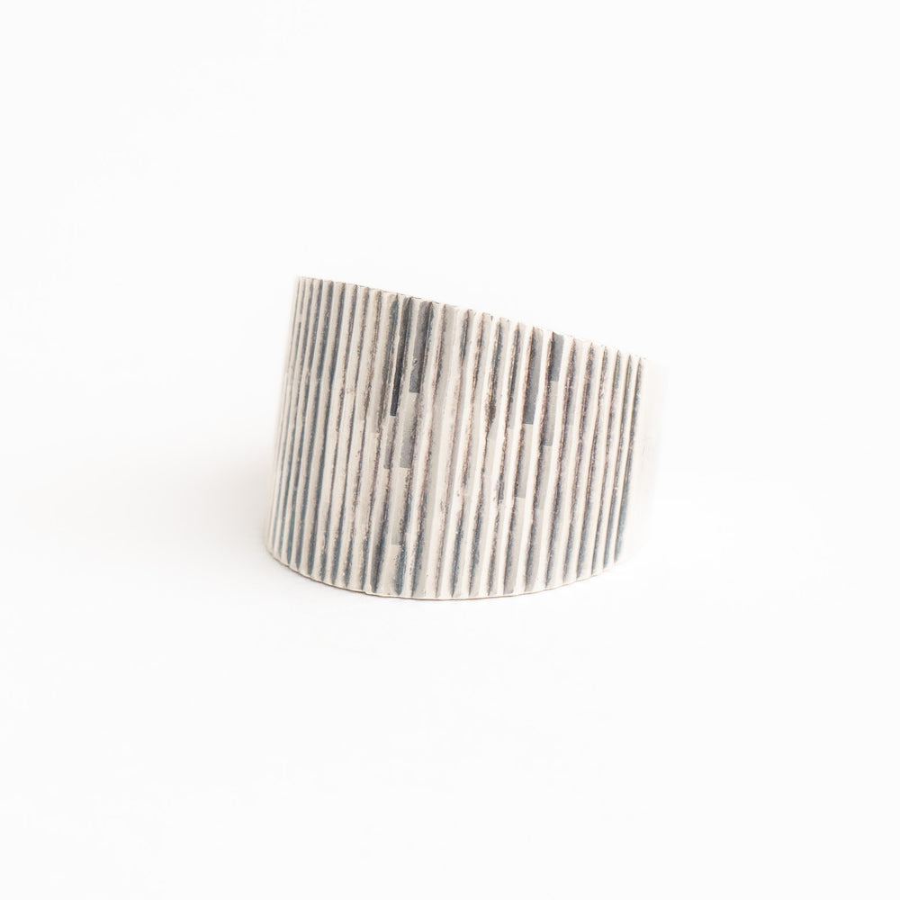 
                  
                    vintage sterling silver diamond cut chunky ring 
                  
                