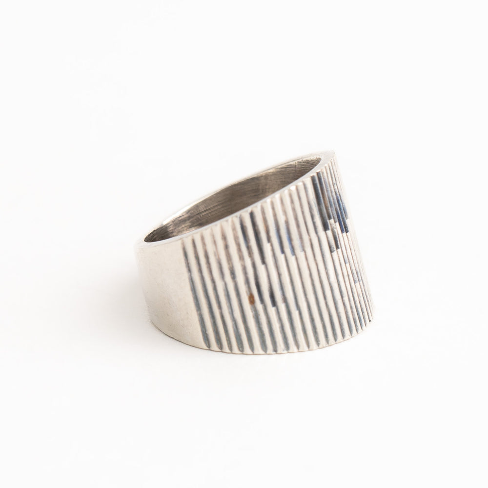 
                  
                    Mexican vintage sterling silver diamond cut chunky ring - size 5.5
                  
                