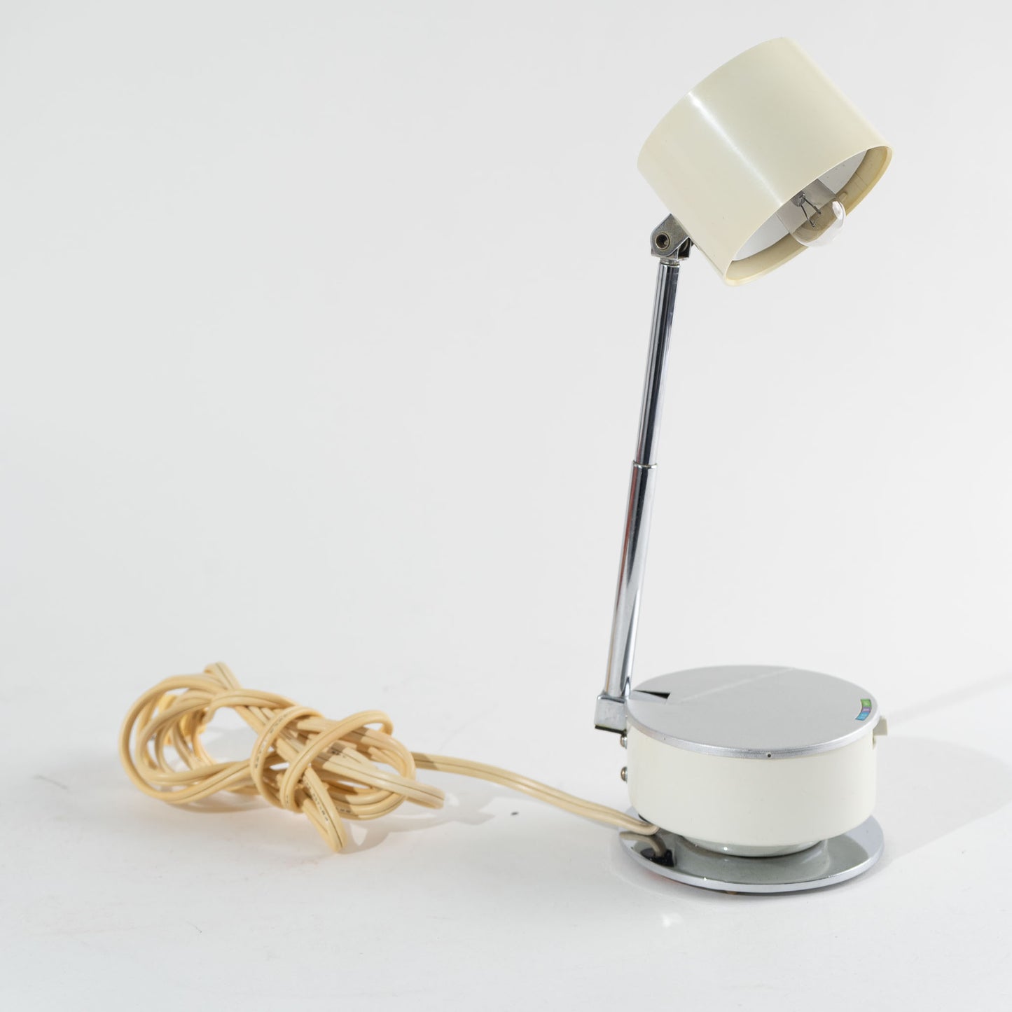 Load image into Gallery viewer, Vintage Japanese Telescoping Desk Lamp

