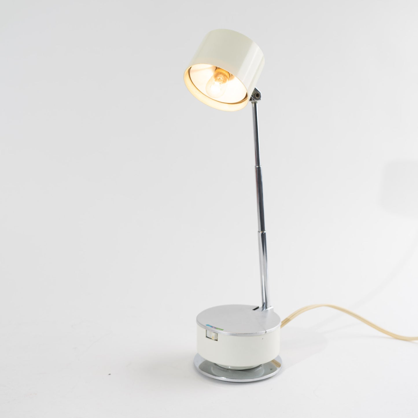 Load image into Gallery viewer, Vintage Japanese Telescoping Desk Lamp - small warm bulb
