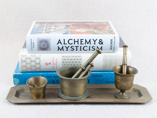 Load image into Gallery viewer, Vintage Miniature Brass Pestle Mortar Set - Instant Collection
