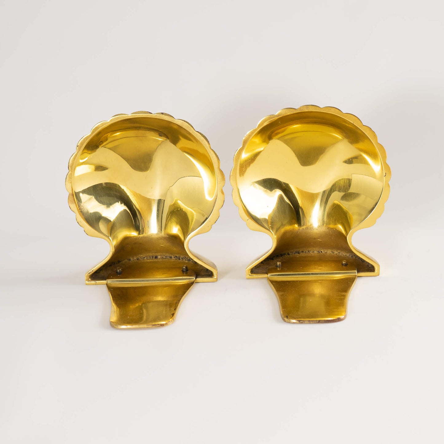Load image into Gallery viewer, Vintage Brass Sea Shell Bookends
