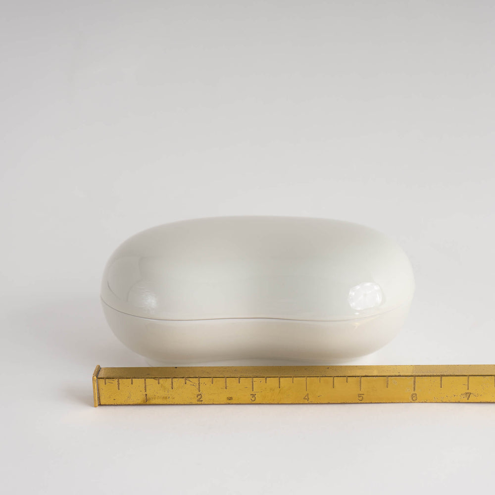 
                      
                        Vintage Elsa Peretti for Halson Kidney Bean Ceramic Box
                      
                    