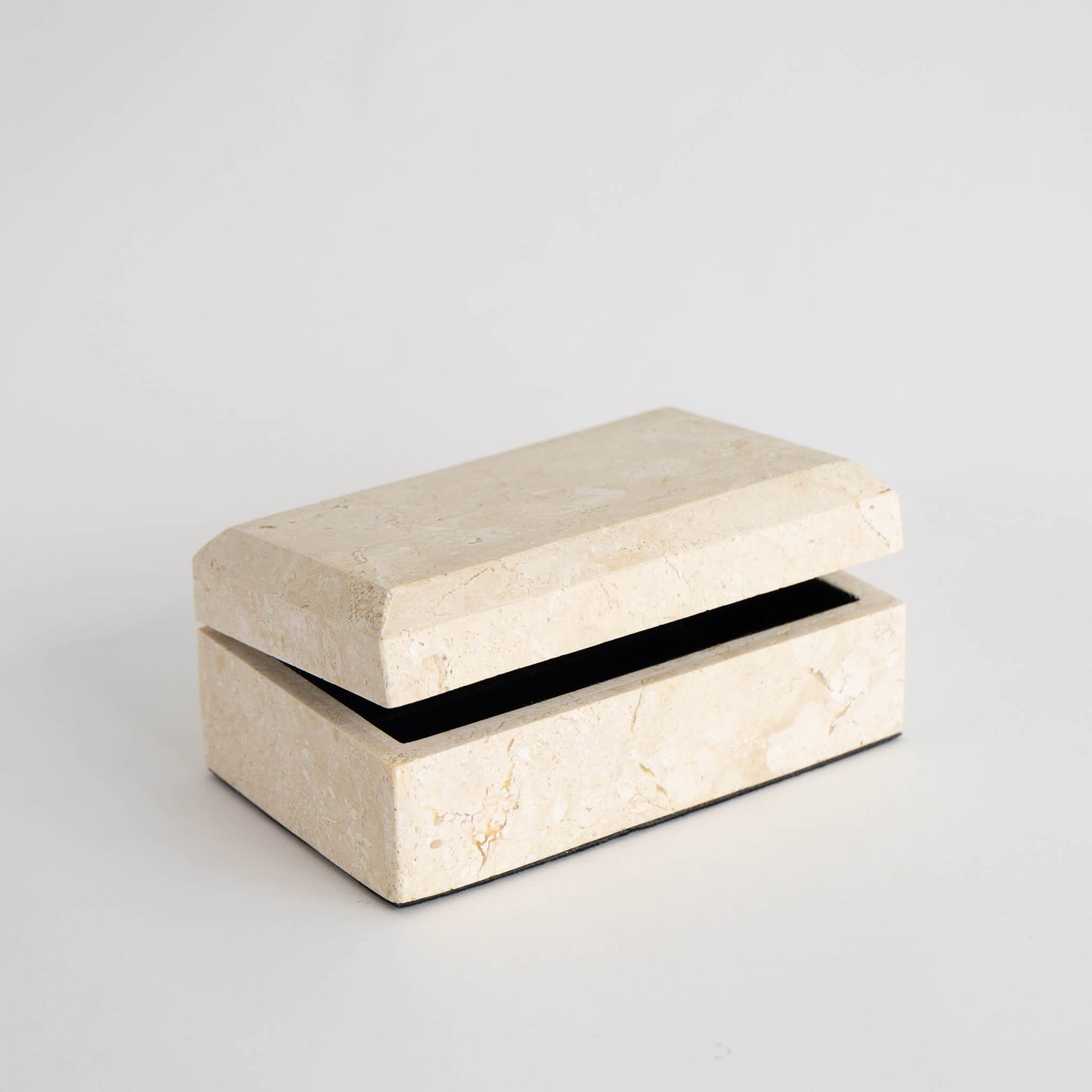 Load image into Gallery viewer, natural travertine lidded box 
